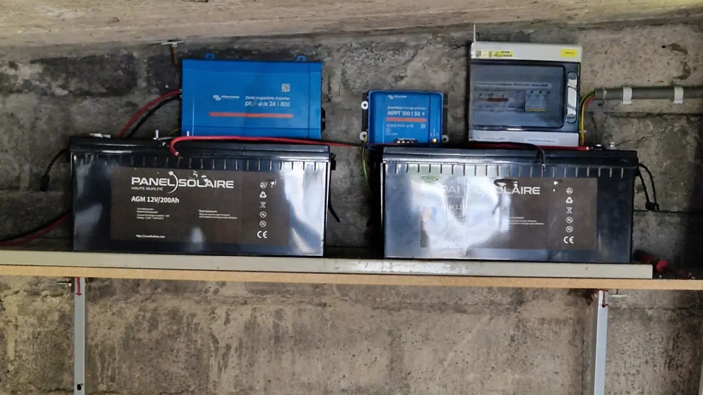 mis en place d un système Photovoltaique en autonomie dans edf avec stockage batteries